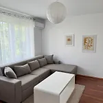 Lena 公寓